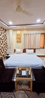 Rangoli Resort & Family Garden - - 6