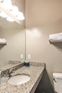 Sunrise Resort Room #301 - 8