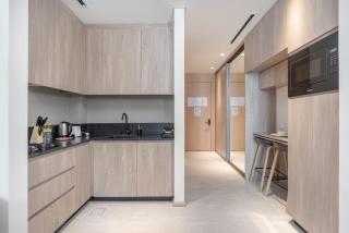 StayShort - A Premium and Modern Studio in The Autograph JVC - 6