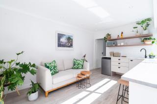 Tranquil Flatlet in Seapoint - 0