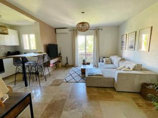 Appartement centre ville - Cogolin - 0