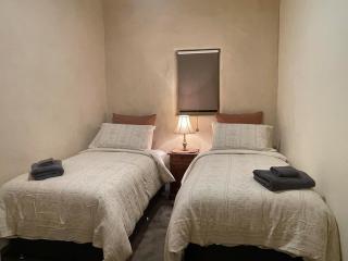 Idyllic, peaceful and historical cottage minutes from Bendigo's CBD - Golden Square - 3