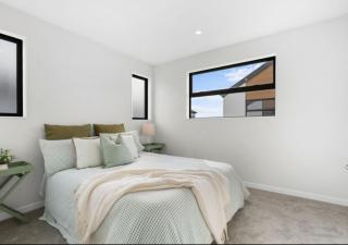 Brand New 3BR Home with Parking - Christchurch - 9