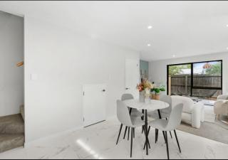 Brand New 3BR Home with Parking - Christchurch - 7