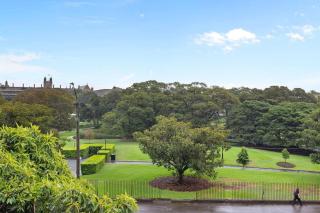 Two-Story Home with 2 Balconies - Sydney - 4