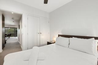 Two-Story Home with 2 Balconies - Sydney - 2