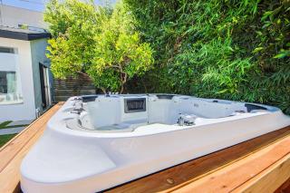 Elegant 6BR with Tranquil Outdoor Oasis - Los Ángeles - 7
