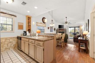 2BR Village At Indian Point 809 near SDC-Free Tickets Daily up to $500 Value - Branson - 0