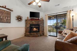 2BR Village At Indian Point 809 near SDC-Free Tickets Daily up to $500 Value - Branson - 5
