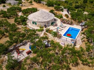 Island Getaway Heritage House - Mirce - 1