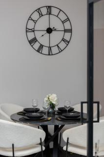 Prestige Elegant Apartment in Gdańsk with Sauna, Gym and Parking by Noclegi Renters - 1