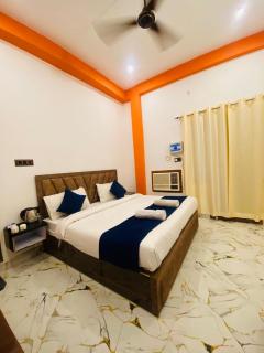 Hotel Laxmanam Residency - 900 meters from Shree Ram Temple Ayodhya - Ayodhya - 3