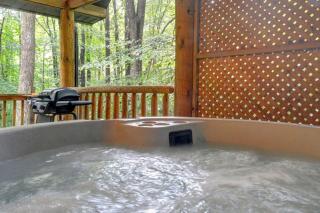 Fantastic Cabin with Hot Tub and Fire Pit in Bruceton Mills, West Virginia - - 4