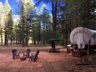 Well-Equipped Conestoga Wagon Rental for a Family Vacation in Alton, Utah - Alton - 0