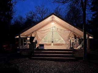 Elegant Texas Glamping Getaway on Lake Bastrop - Bastrop - 0