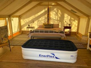 Elegant Texas Glamping Getaway on Lake Bastrop - Bastrop - 2