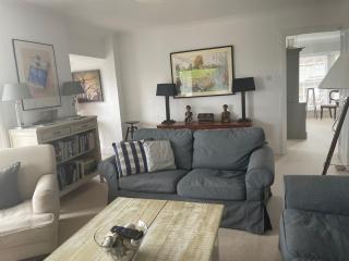 Elm Cottage charming with stunning coastal views! - Seaview - 2