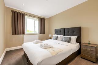 2BR Apt with Balcony, 5 mins to Heathrow - Stanwell - 8