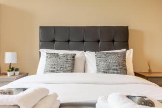2BR Apt with Balcony, 5 mins to Heathrow - Stanwell - 4