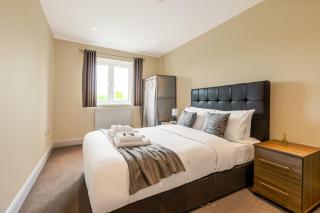 2BR Apt with Balcony, 5 mins to Heathrow - Stanwell - 9