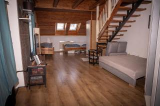 Varady's large apartment with private parking - Košice - 0