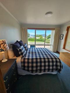 Charming Lakeside Home - Wanaka - 1