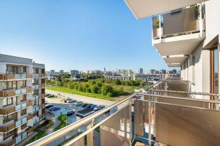Bright Apartment with Balcony near Lake Żwirownia by Noclegi Renters - Rzeszów - 7