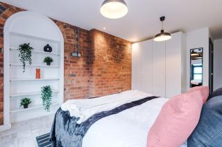Luxury 2 King Beds in City Centre - Leeds - 5