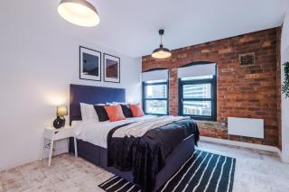 Luxury 2 King Beds in City Centre - Leeds - 4