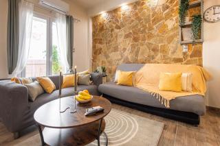 Live Like a Local - 15' to Monastiraki, Petralona - Athen - 7
