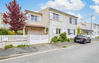 3 Bedroom Awesome Home In Lagord - 1