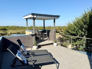 WHITES RETREAT (THE ESPLANADE) - Torquay - 0
