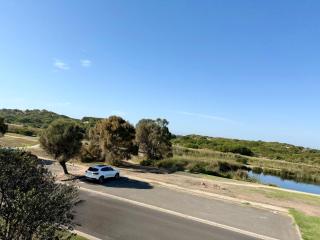 Whites Retreat (The Esplanade) - 7