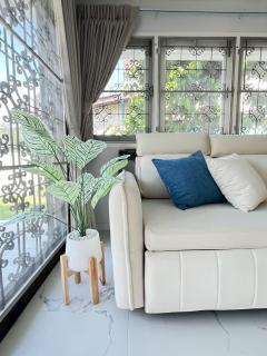 Elegant Classic Home for Leisure & Gatherings! - - 4