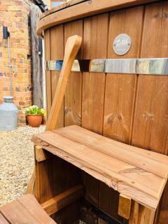 The Cow Shed - Rural Barn Conversion with Hot Tub - Little Bytham - 7