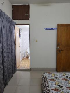 Budget Double Bed Single Room by Dhaka Airport 3 NO UNMARRIED COUPLE - Daca - 4