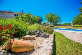 Villa Giovanna, a charming Villa with pool in a beautiful landscaped garden - Šumber - 9