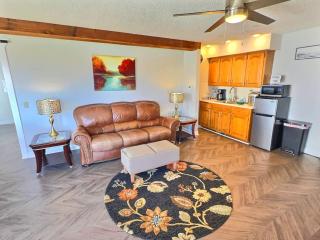 Marina Access Lake View Golf Swimming Fishing with All Holiday Island Amenities Accessible - Holiday Island - 7
