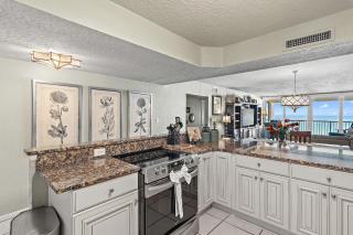 1102 Shoreline Towers Gulf Front Condo- Free Beach Setup 2025 - 3