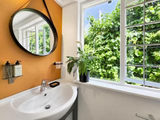 The Loft on Tudor - Tokai - 5
