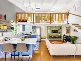 The Loft on Tudor - 2
