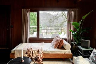 Cosy 70s Cabin with a Beautiful View - 0
