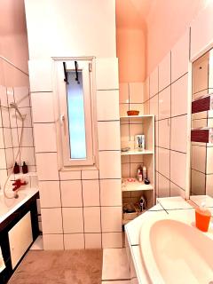 Downtown Unirii Square Private Economy Rooms with shared amenities - Bucarest - 2