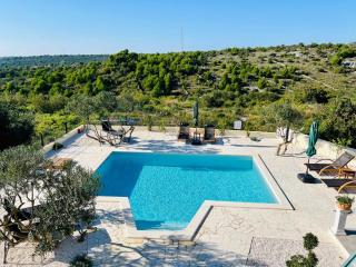 Traumhaftes Apartment mit Pool - Podglavica - 3