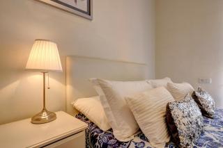 Traditional Townhouse, 4 Bed with Terraces and Private BBQ - 2