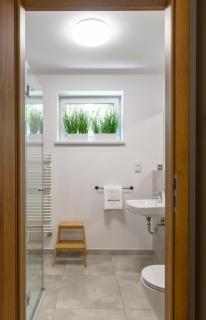 Botanica Deluxe Apartment with Balcony & AC - ProperUNIT - 3