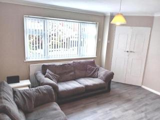 3 Bedroom Property in Holywell, North Wales - Greenfield - 5