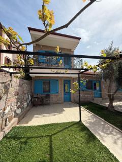 3-BR Stylish 2-Story Greek Stone House in Cunda - - 8