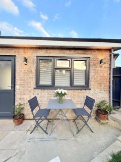 Brand New Renovated- Free Parking- Garden- SmartTV - Reading - 1