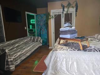 Safari King Suite By Busch Gardens with Pool - Tampa - 2
